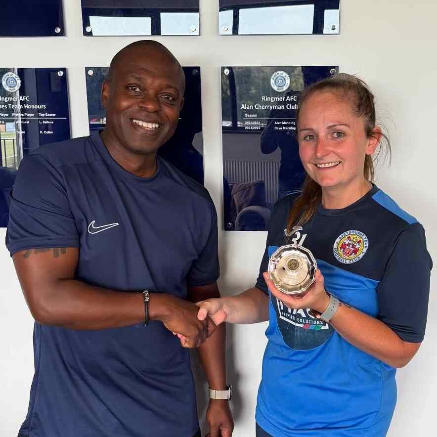 Image of Zoe accepting an award