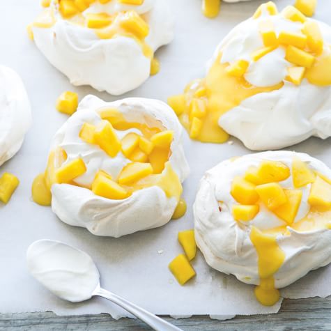 Mango Pavlova